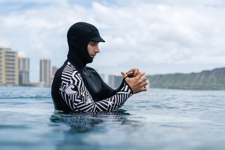 Rashguard de surf con capucha - Granate